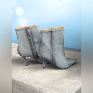Steve Madden Shoes Women's Size 8-1/2 Blue Denim High Heeled Boot Trendy Boots